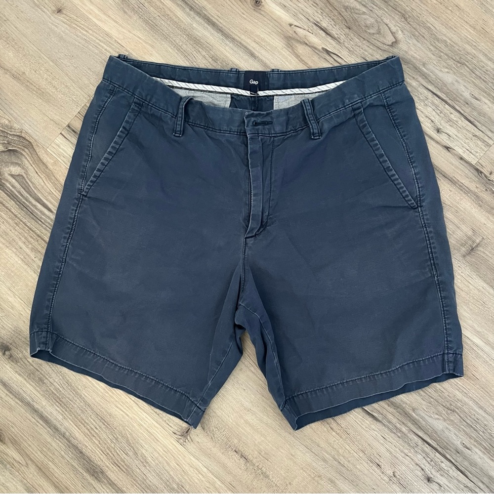 Gap Mens 32 Navy Shorts 7” inseam